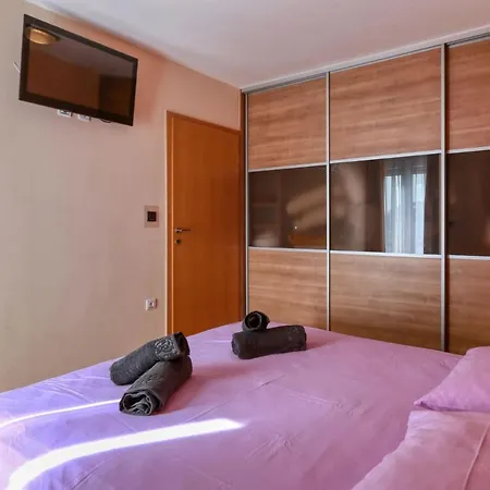 Апартаменты Dream Holiday *